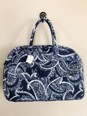 NWT Vera Bradley Grand Traveler in Indio Pattern
